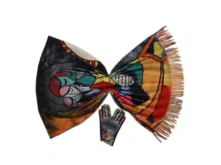 Двулицев дамски шал и ръкавици с картина на Пикасо