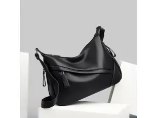 Черна дамска чанта - Rikaq