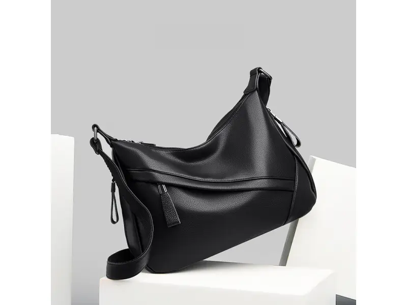 Черна дамска чанта - Rikaq Черна дамска чанта - Rikaq