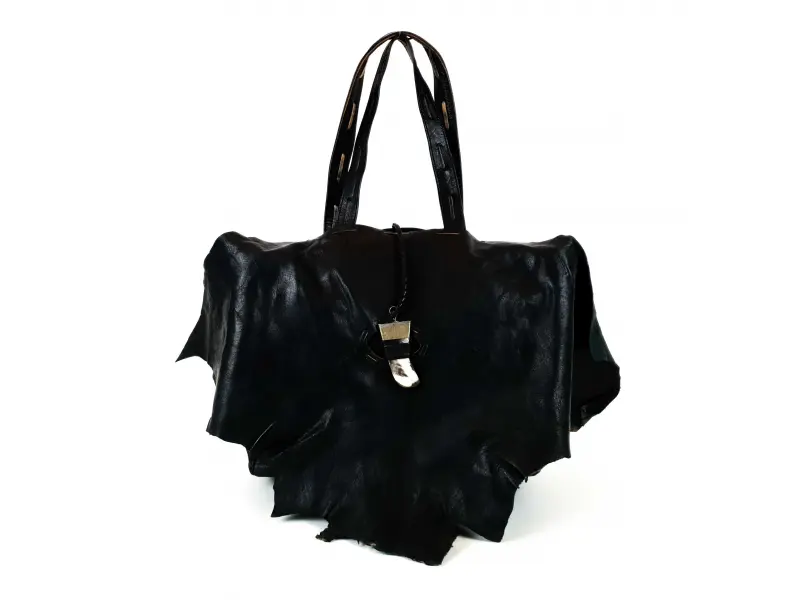 Черна дамска чанта - листо Черна дамска чанта - листо