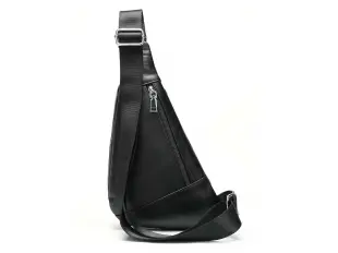 Тънка кожена чанта за през гърди