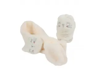 Бели ушанки с шал - Bella